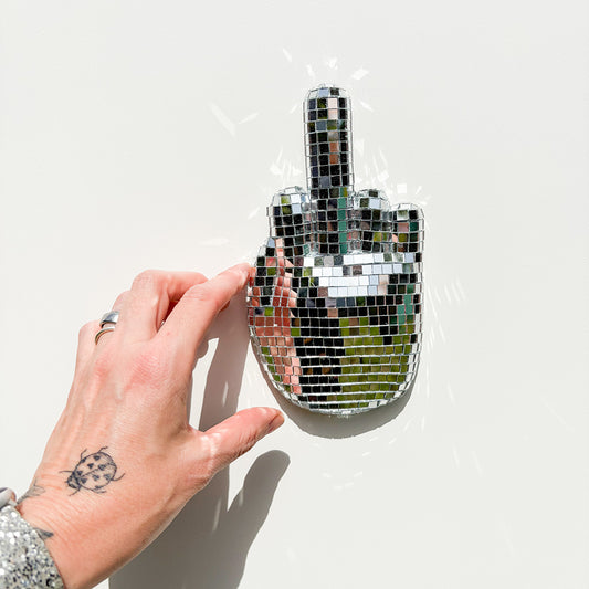 MITTELFINGER• Glitzer